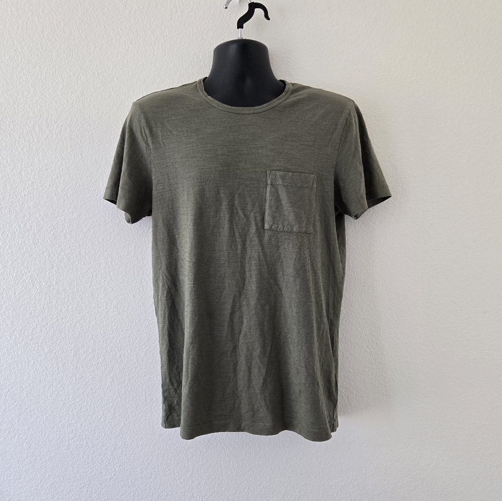 Outerknown Groovy Pocket Tee Olive Green Color 100% Organic Cotton size‎ Small